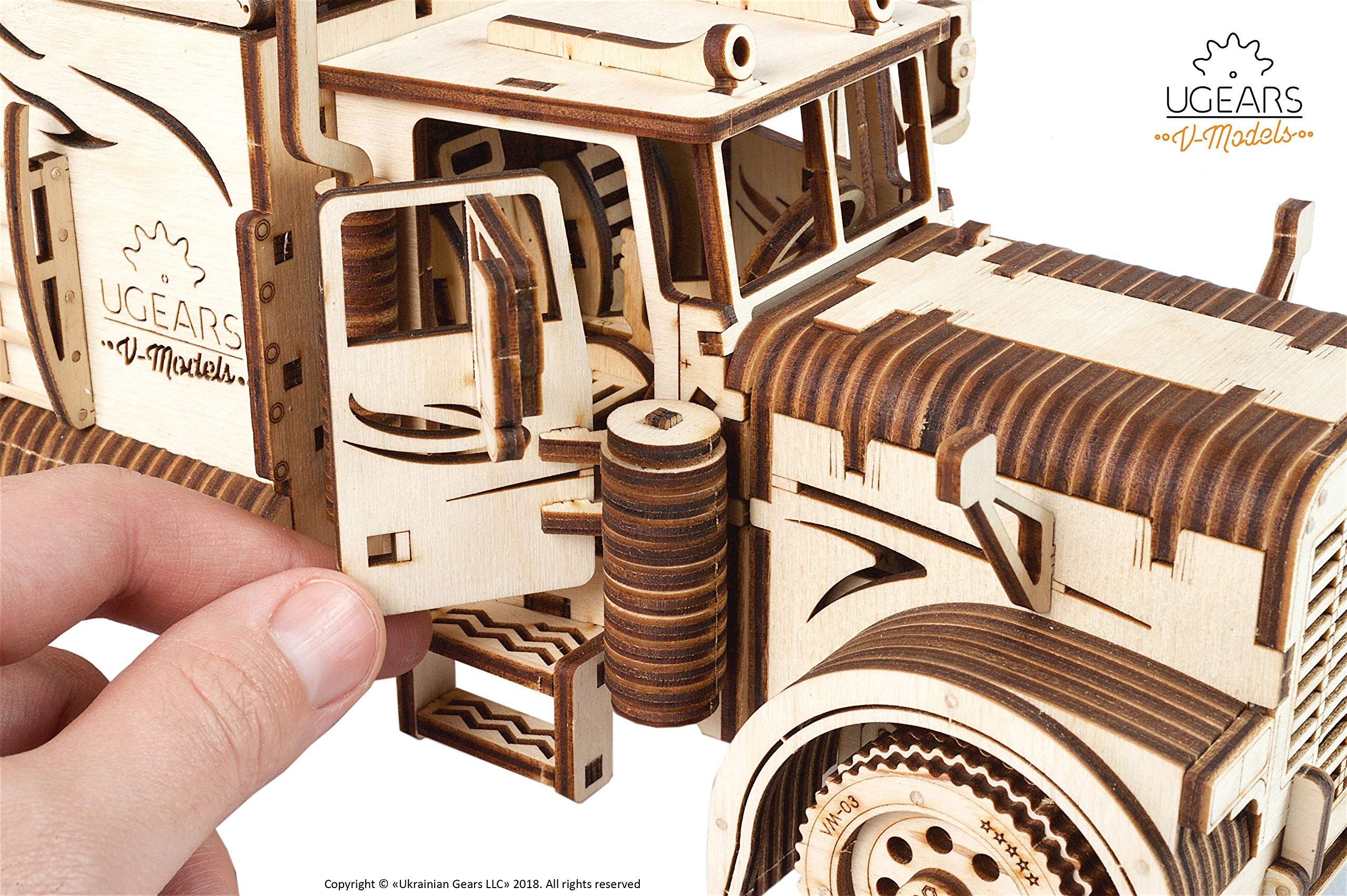 Amazon.co.jp: UGEARS Models 3D木製パズル - 機械式 ヘビーボーイ